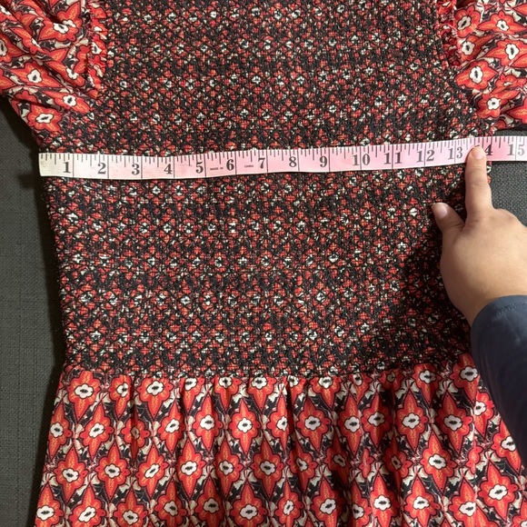 Alice + Olivia Elvira Tiered Long Sleeve Smocked Mini Dress in Red/Black Size 4 - Picture 15 of 16